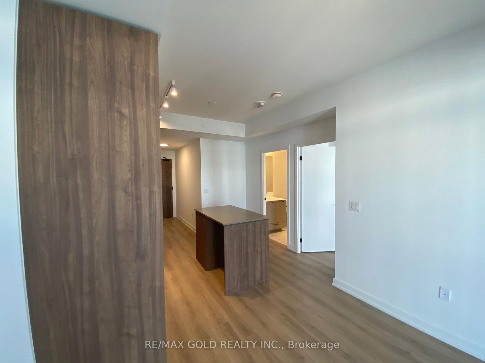 10 Lagerfeld Drive, Unit 301 thumbnail 27