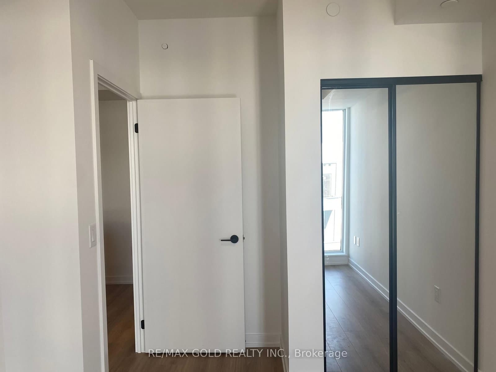 10 Lagerfeld Drive, Unit 301 thumbnail 6