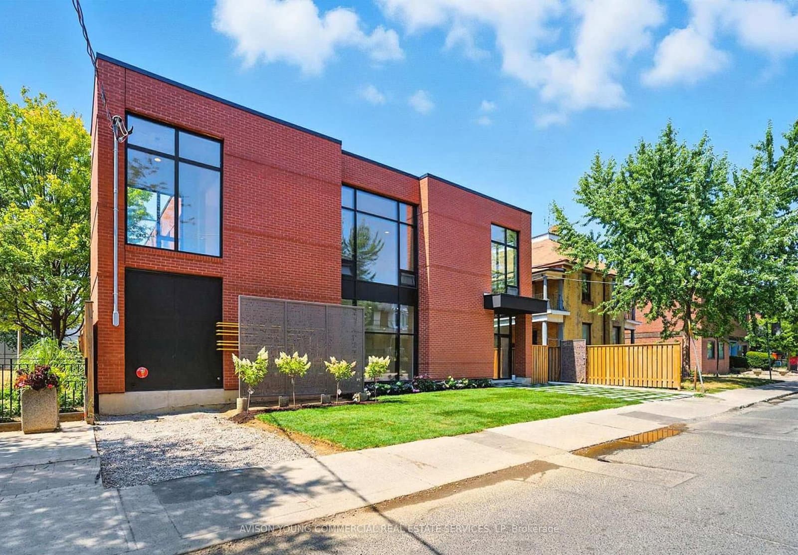 170 Perth Avenue W, Unit 4 - Image 1