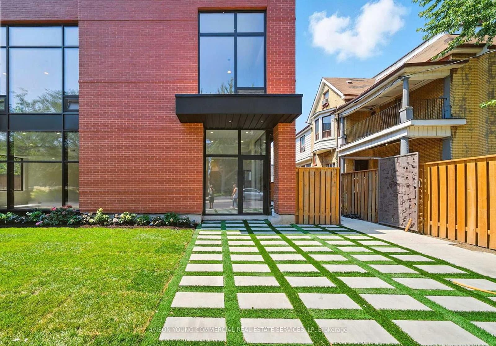 170 Perth Avenue W, Unit 4 thumbnail 2