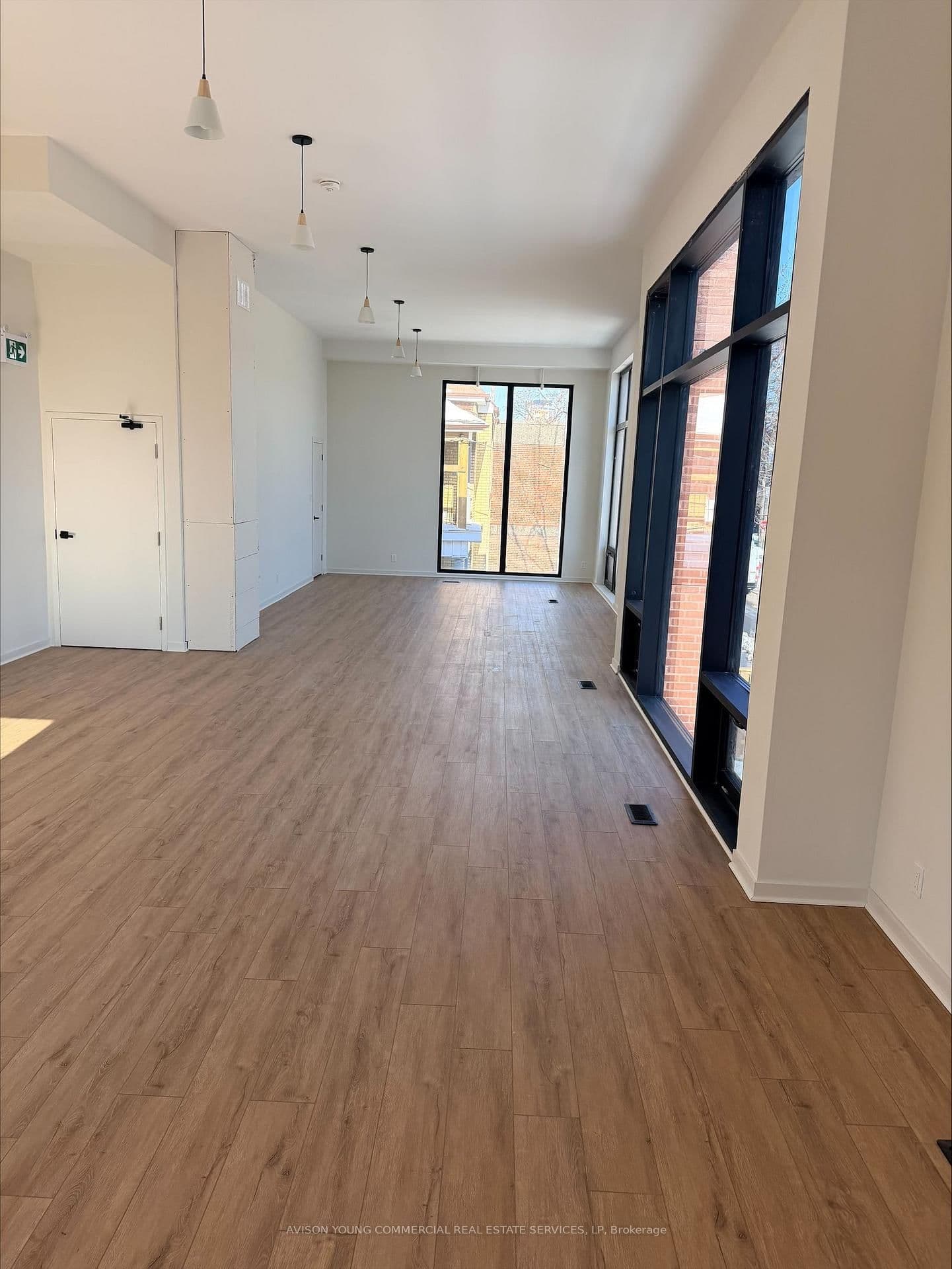 170 Perth Avenue W, Unit 2 thumbnail 3