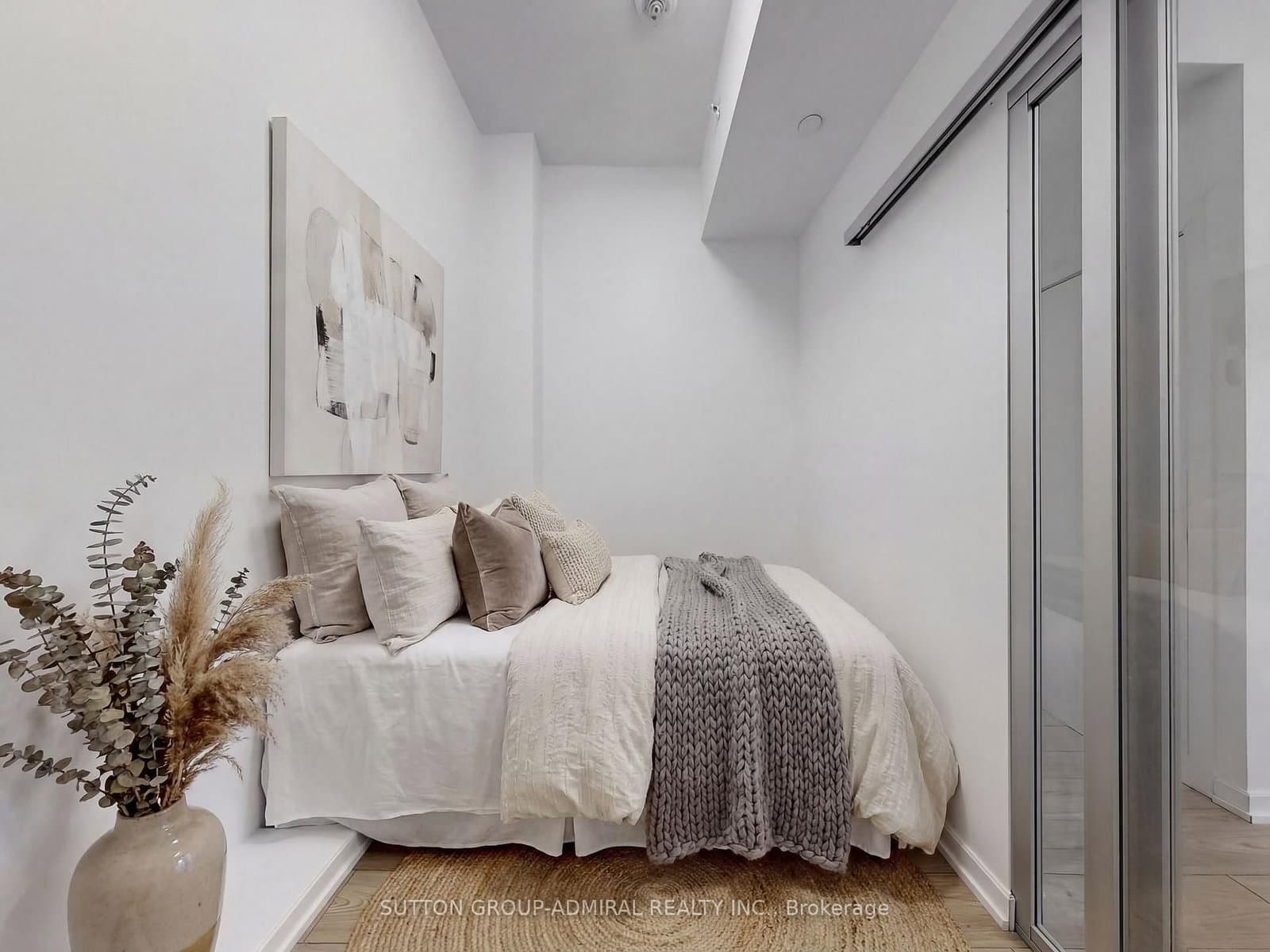 1285 DuPont Street, Unit 410 thumbnail 4