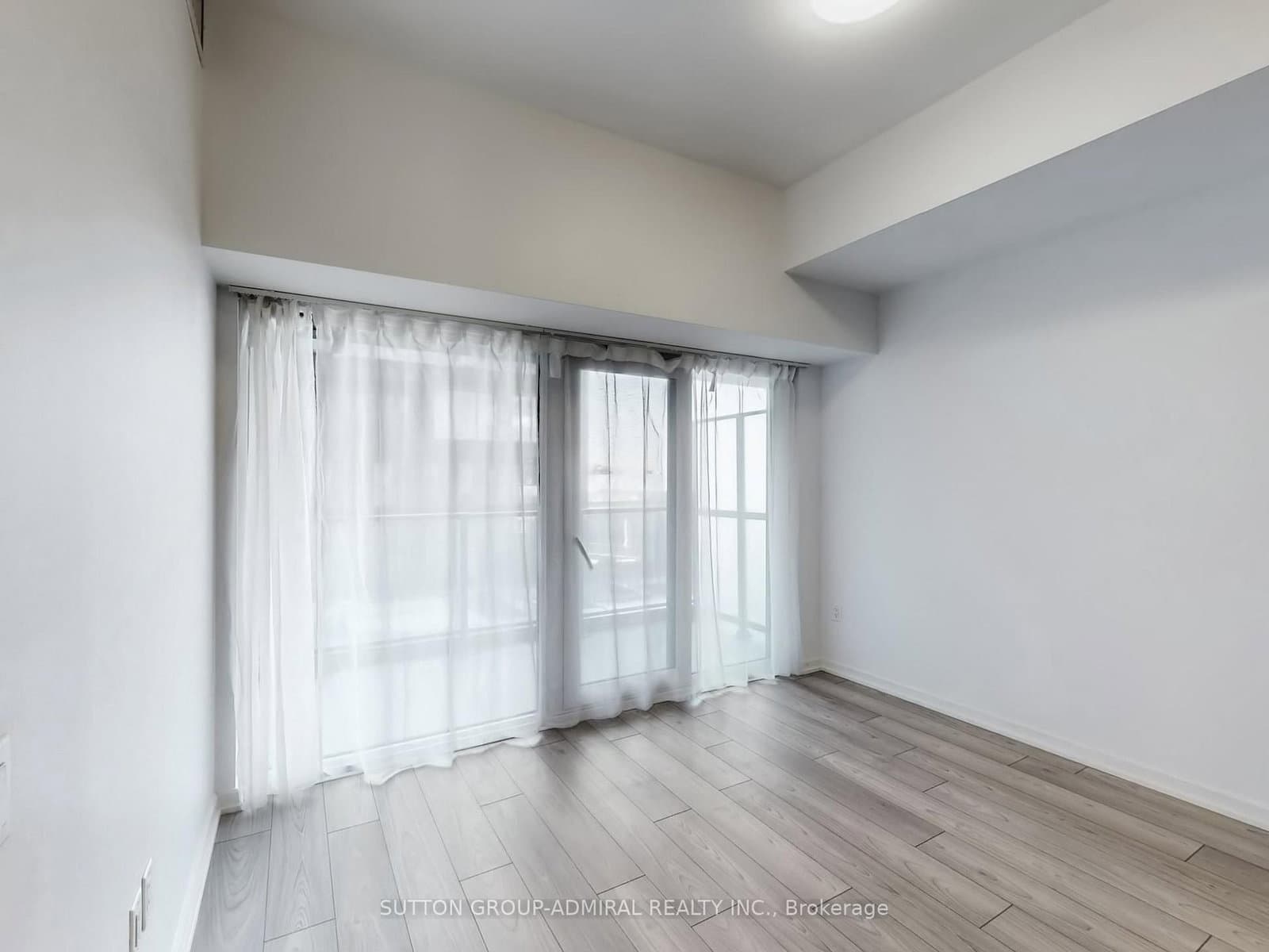 1285 DuPont Street, Unit 410 thumbnail 7
