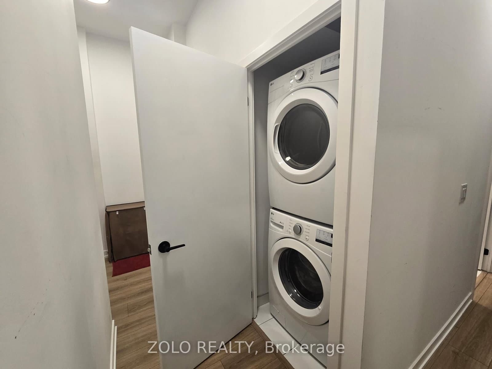 10 Lagerfeld Drive, Unit 604 thumbnail 3