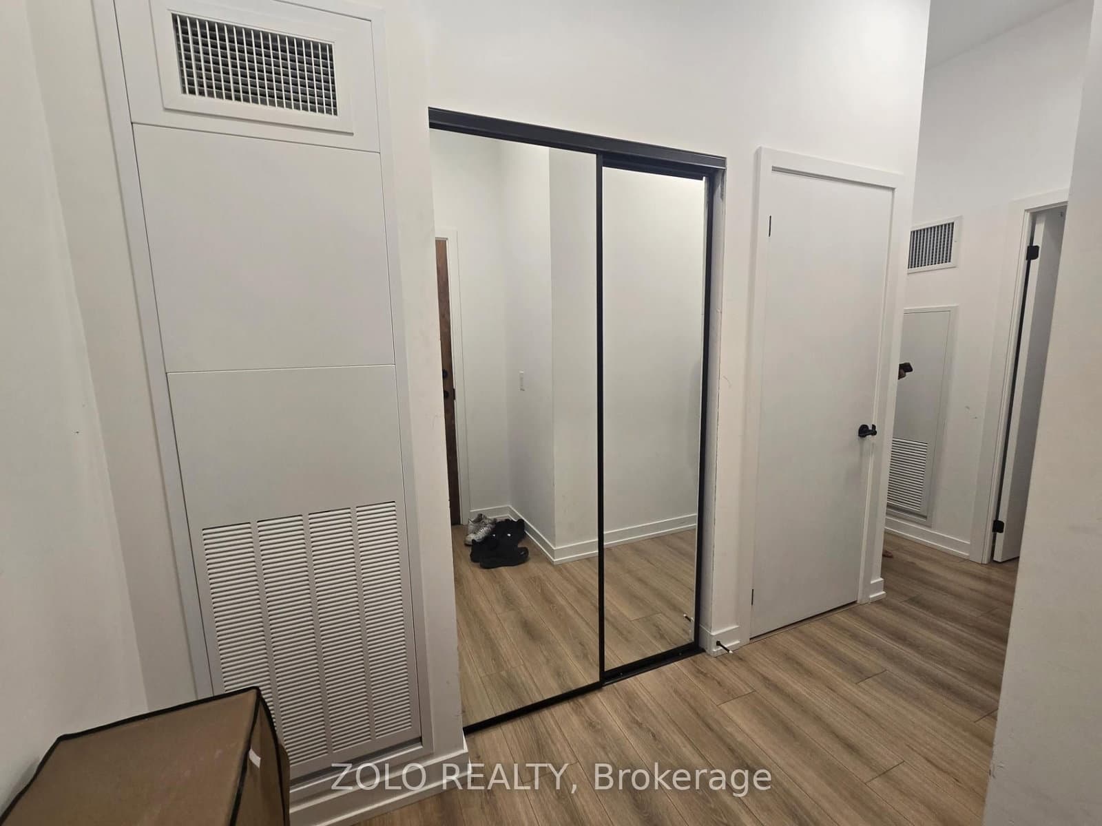 10 Lagerfeld Drive, Unit 604 thumbnail 6