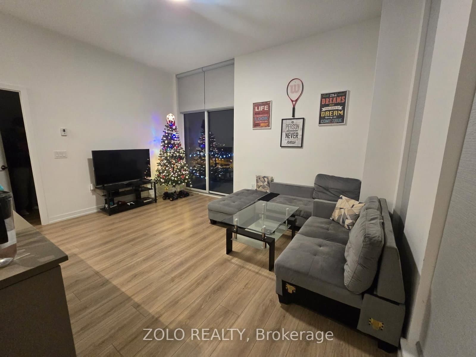 10 Lagerfeld Drive, Unit 604 thumbnail 8