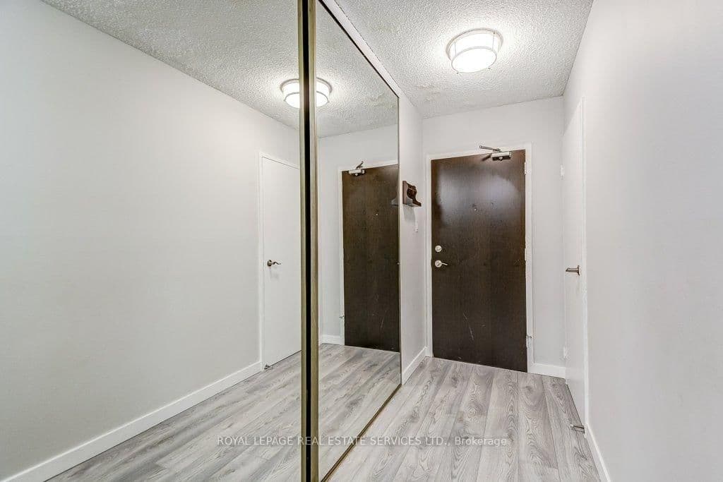 212 Kerr Street, Unit 601 thumbnail 10