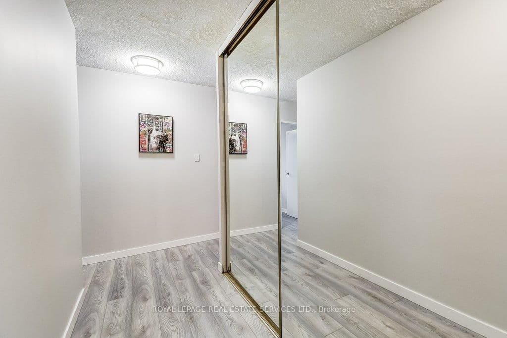212 Kerr Street, Unit 601 thumbnail 11