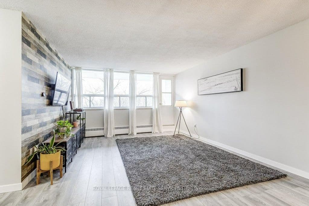 212 Kerr Street, Unit 601 thumbnail 16