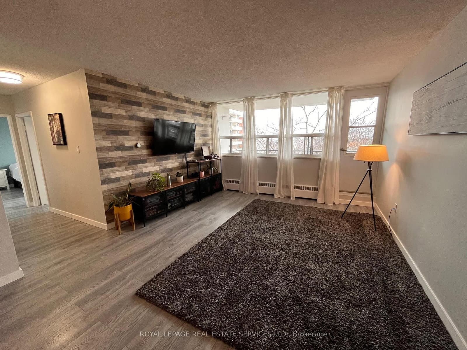 212 Kerr Street, Unit 601 thumbnail 20