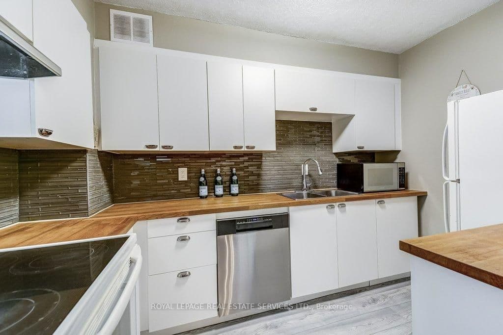 212 Kerr Street, Unit 601 thumbnail 23