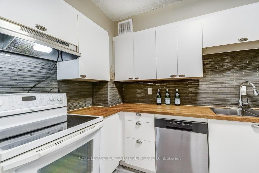 212 Kerr Street, Unit 601 thumbnail 26