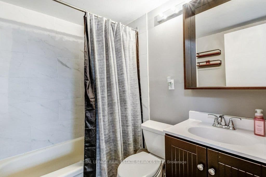 212 Kerr Street, Unit 601 thumbnail 32
