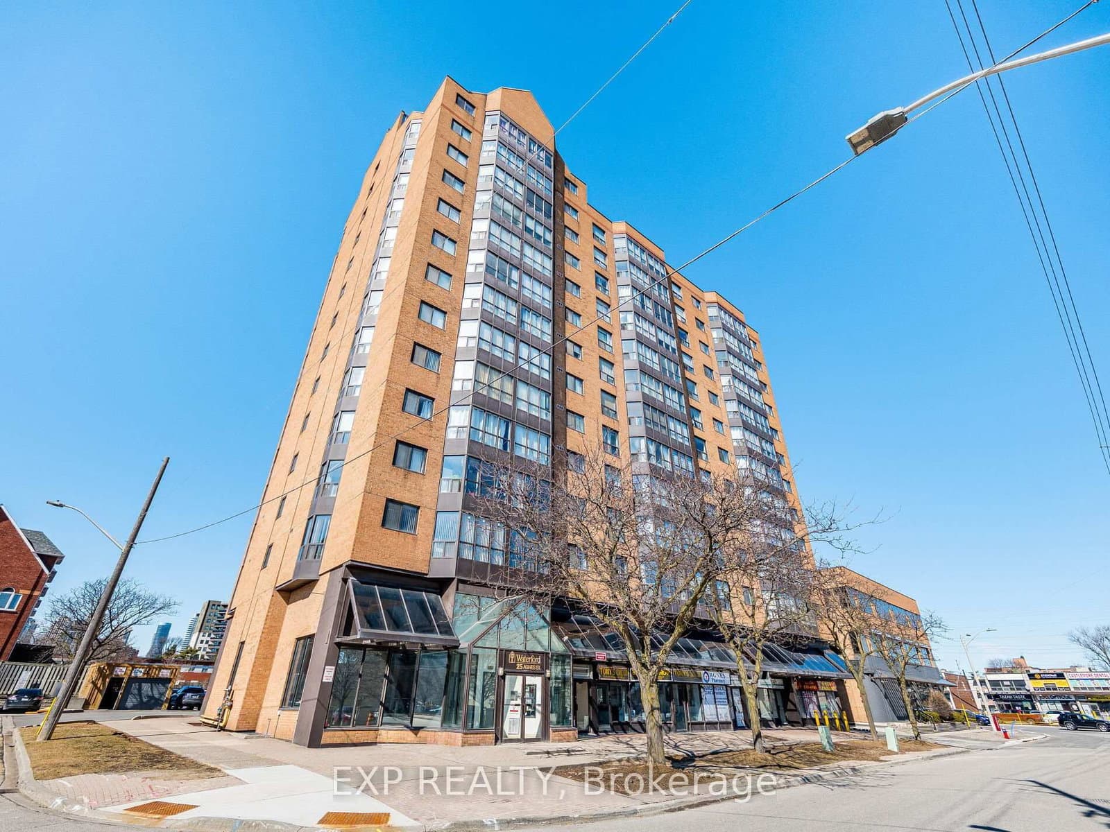#907 - 25 Agnes Street