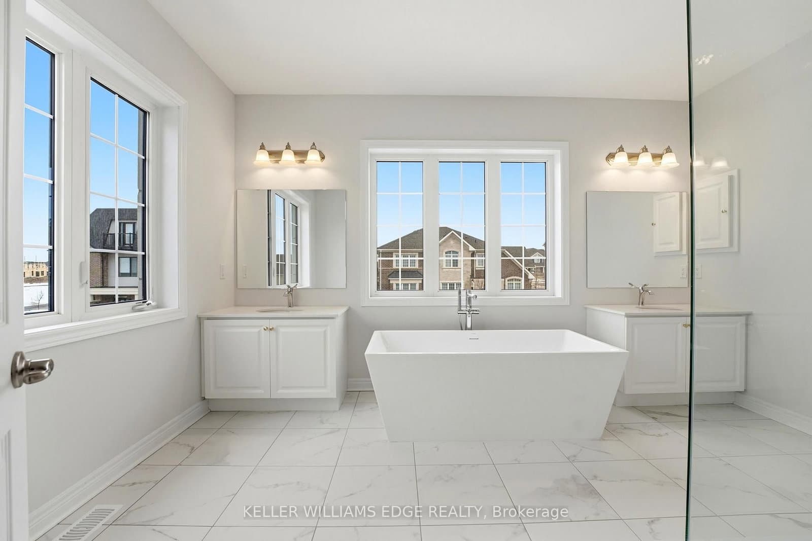 132 Settlers Road E thumbnail 20