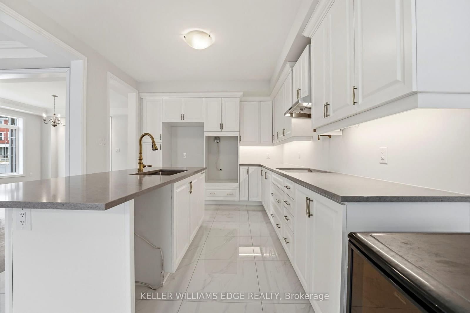 132 Settlers Road E thumbnail 8