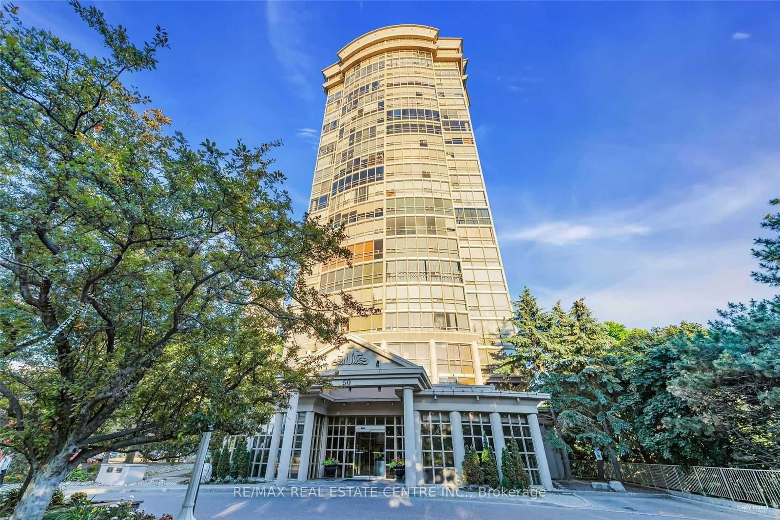 #1106 - 50 Eglinton Avenue W