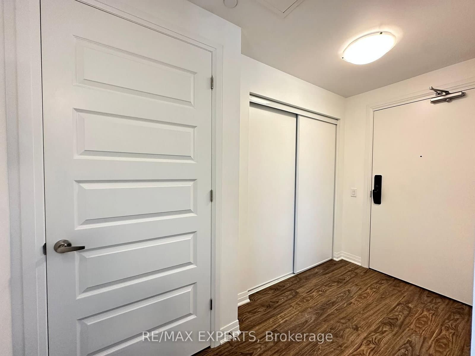 95 W Dundas Street W, Unit 206 thumbnail 11