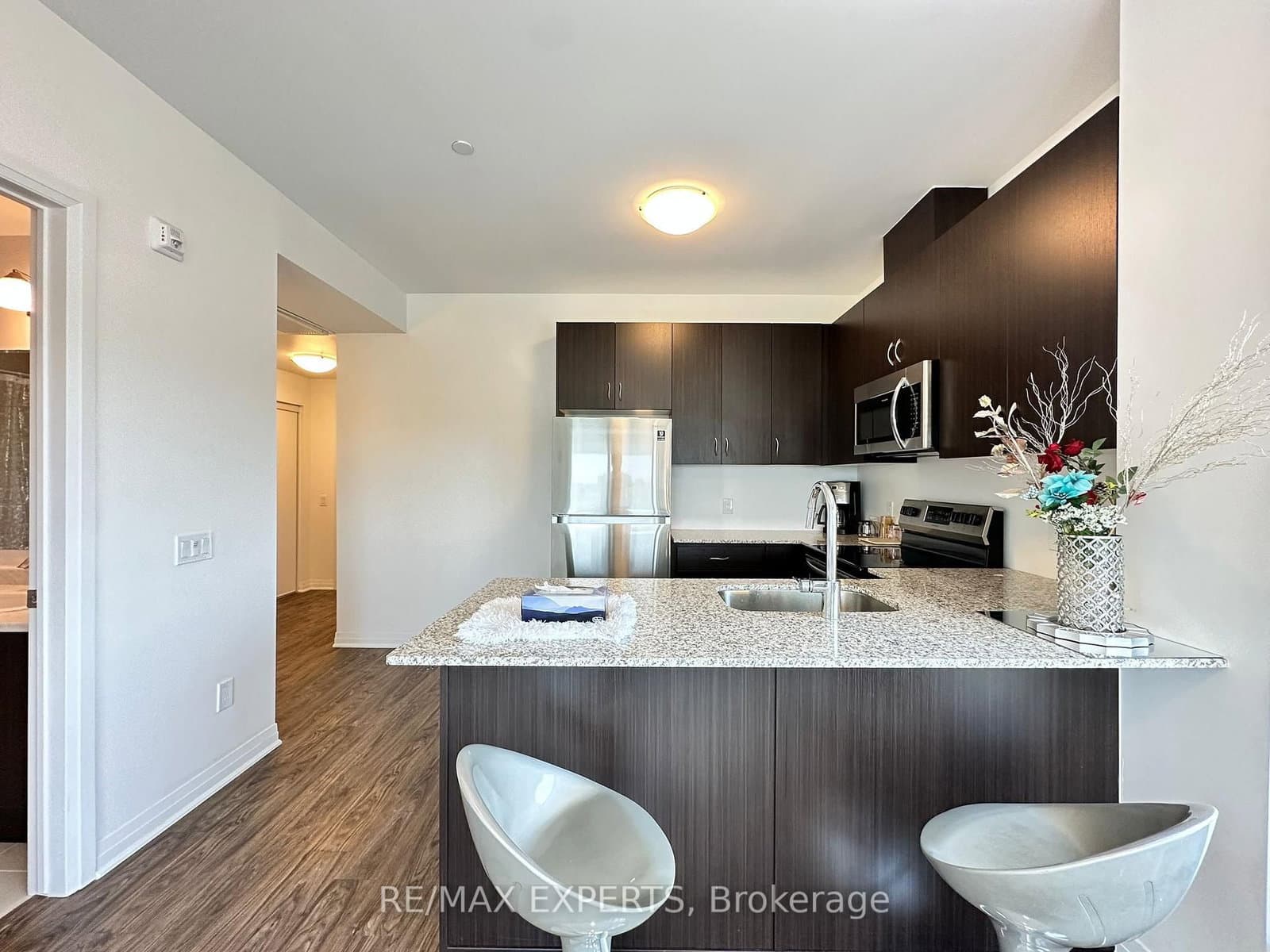 95 W Dundas Street W, Unit 206 thumbnail 14