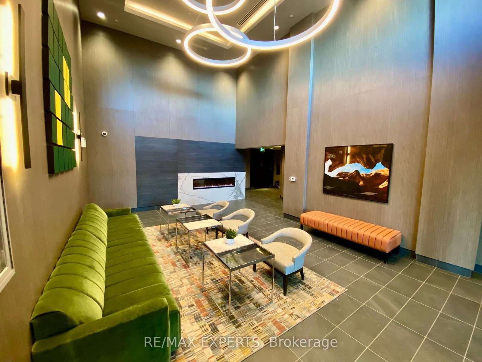95 W Dundas Street W, Unit 206 thumbnail 3