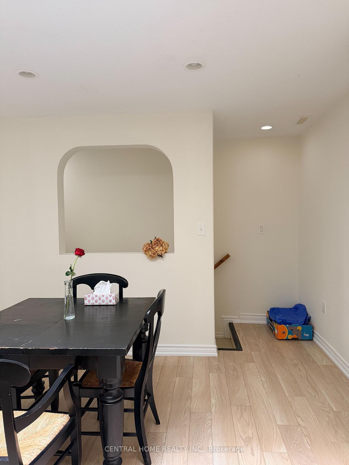 414 Plains Road E thumbnail 15