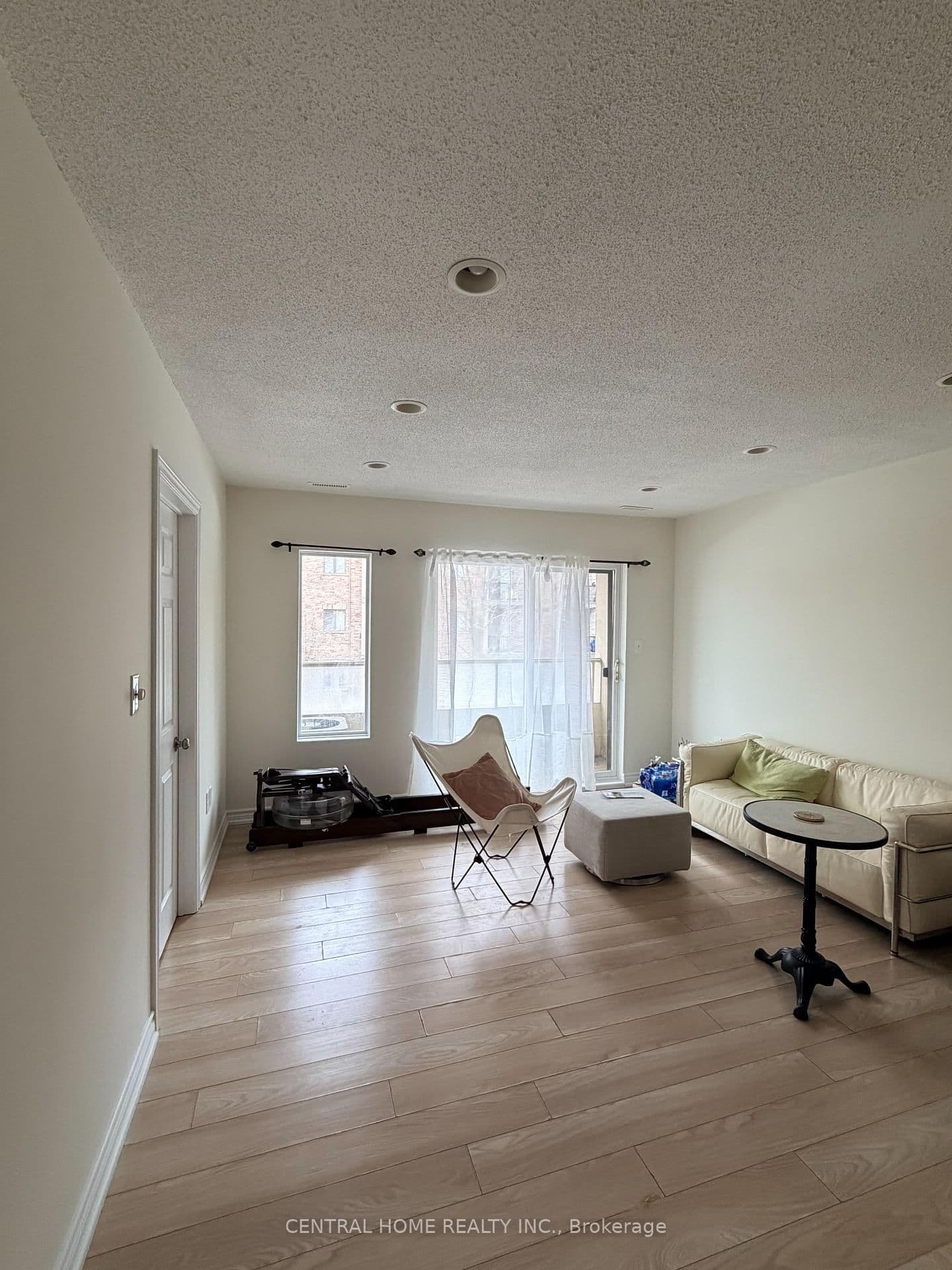 414 Plains Road E thumbnail 7