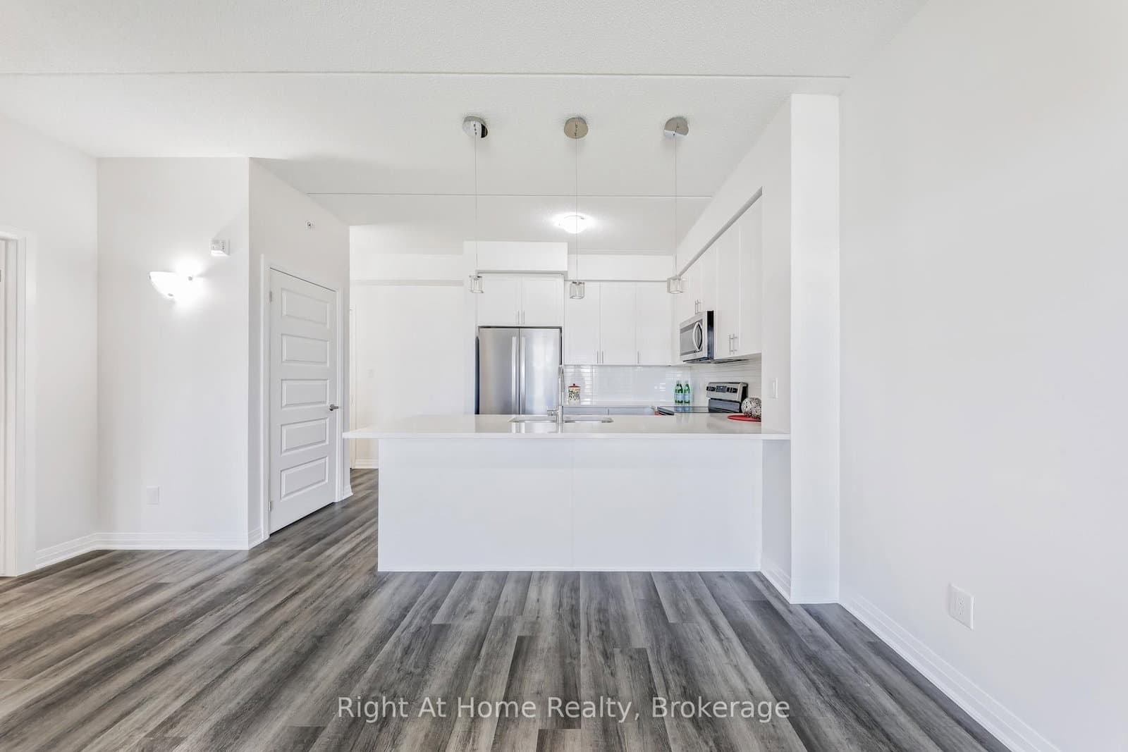 610 Farmstead Drive, Unit 307 thumbnail 10