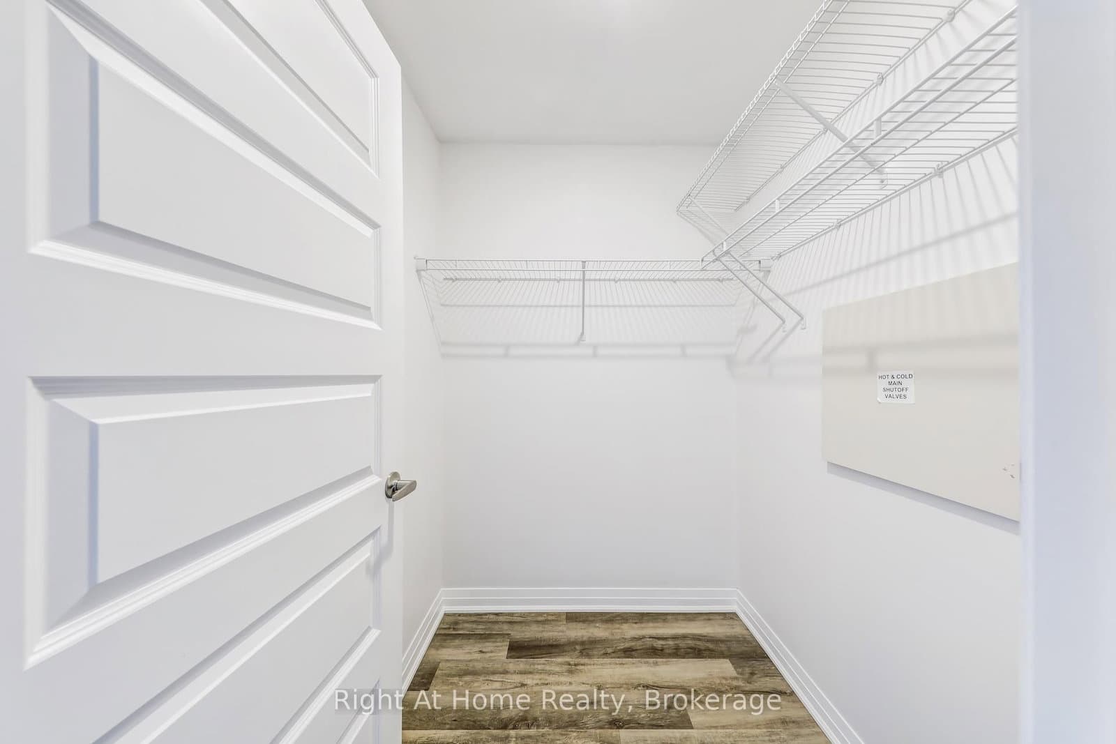 610 Farmstead Drive, Unit 307 thumbnail 27