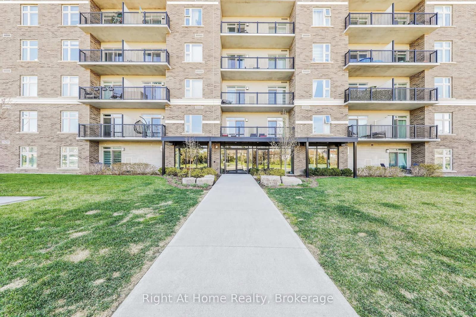 610 Farmstead Drive, Unit 307 thumbnail 37