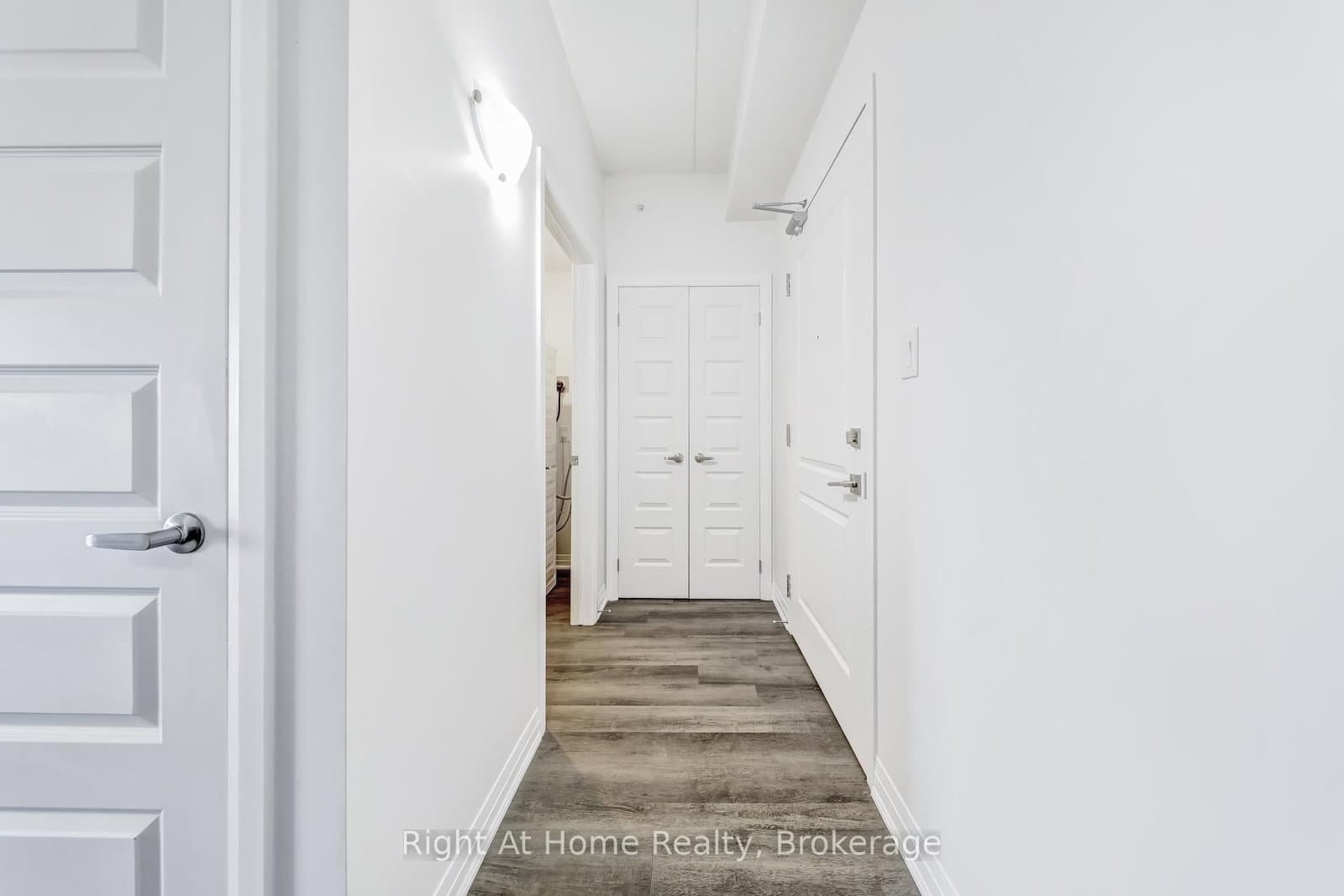 610 Farmstead Drive, Unit 307 thumbnail 5