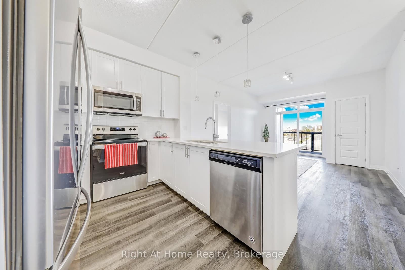 610 Farmstead Drive, Unit 307 thumbnail 8