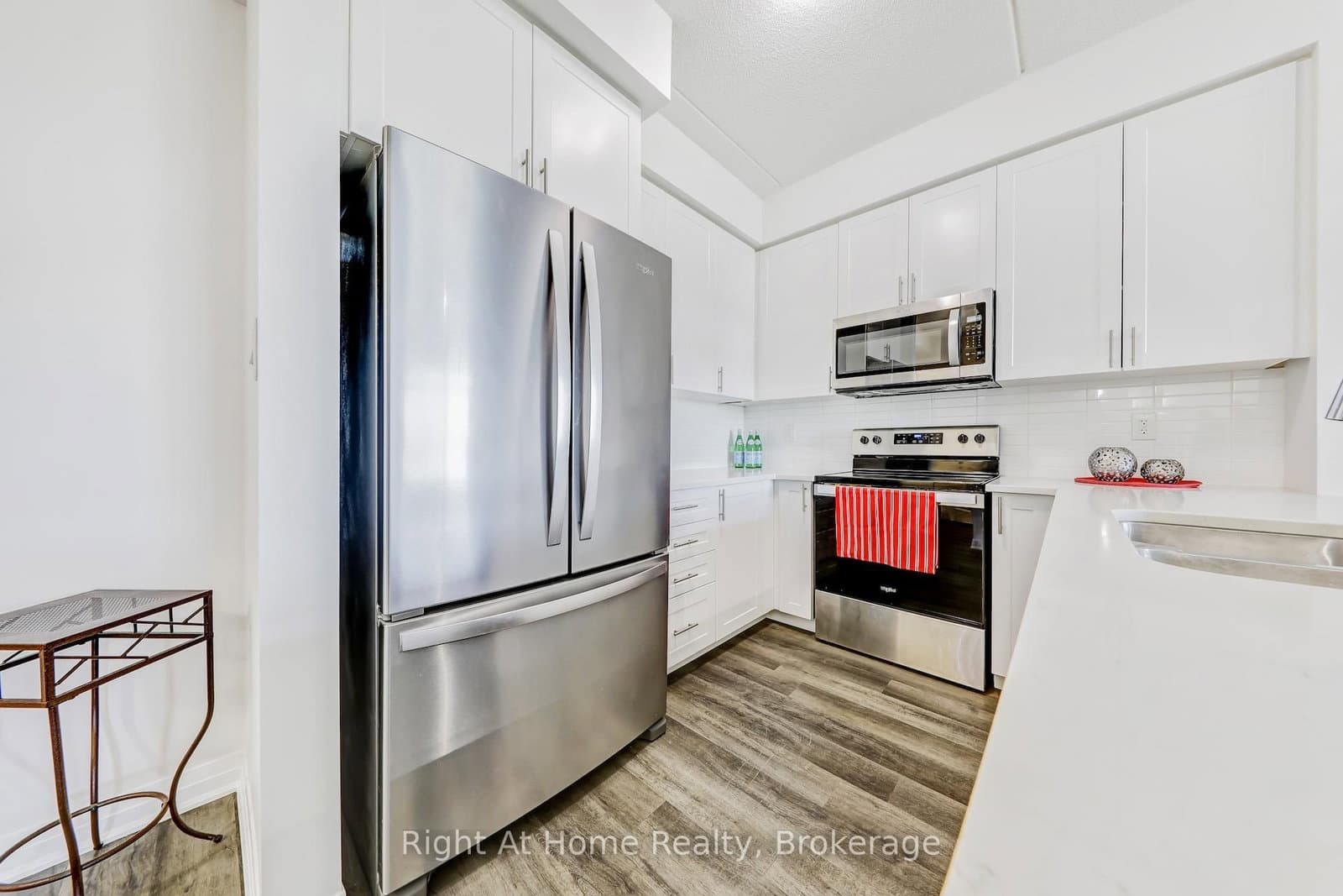 610 Farmstead Drive, Unit 307 thumbnail 9