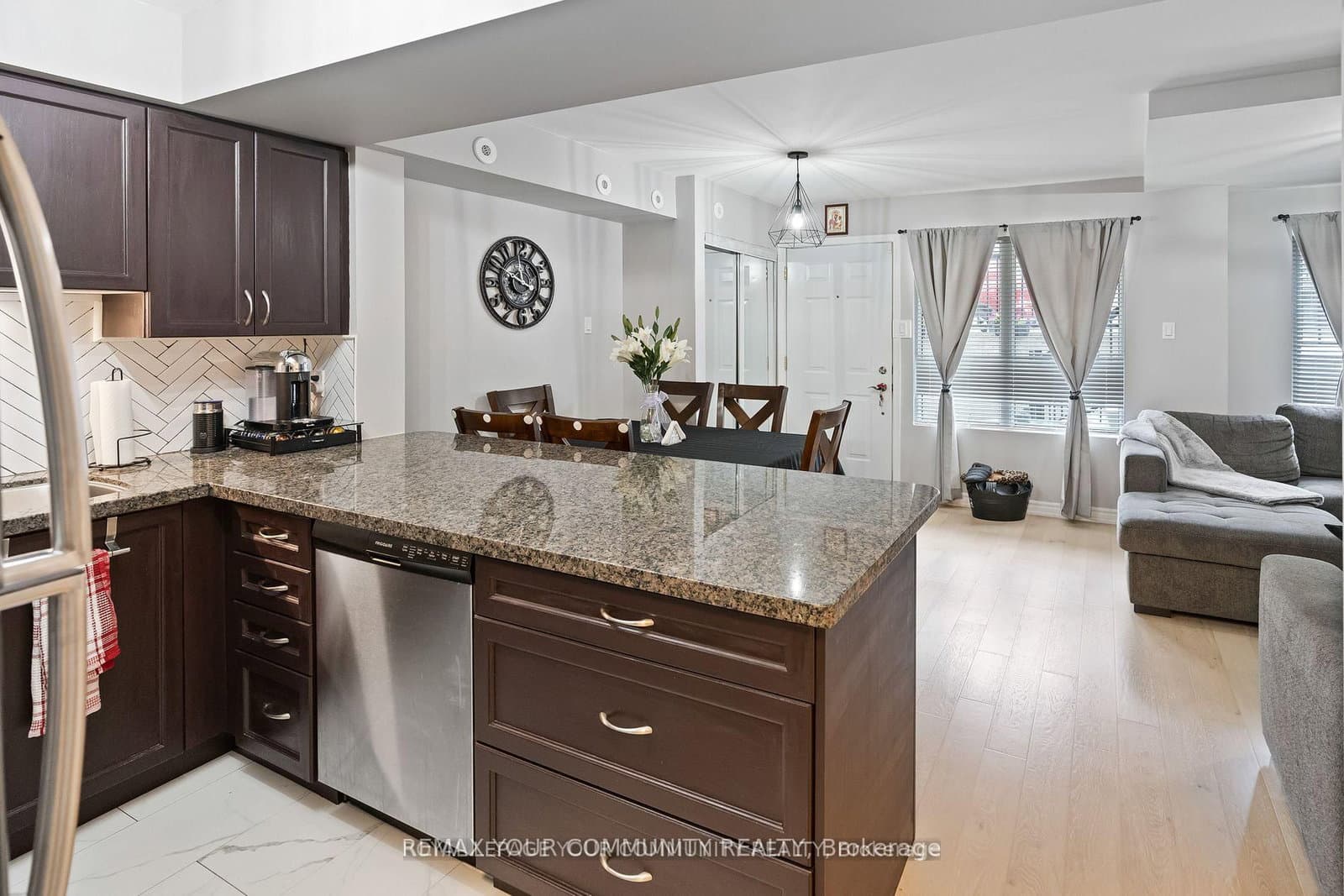 55 George Appleton Way, Unit 1035 thumbnail 16