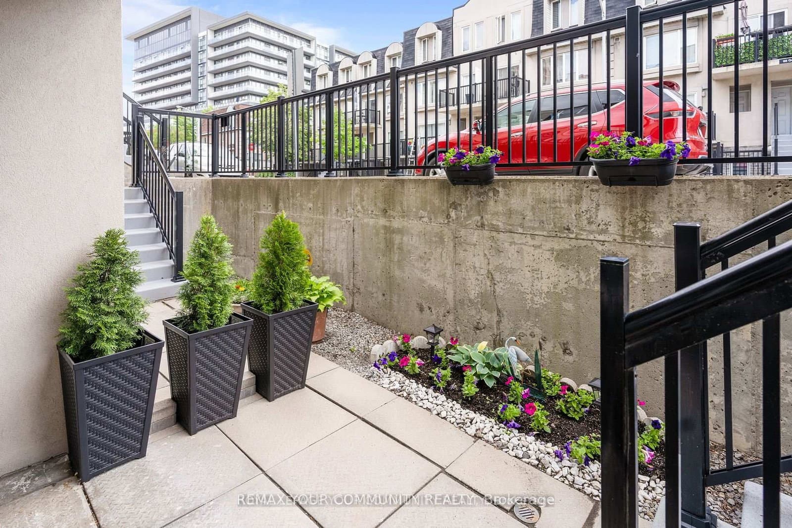 55 George Appleton Way, Unit 1035 thumbnail 3