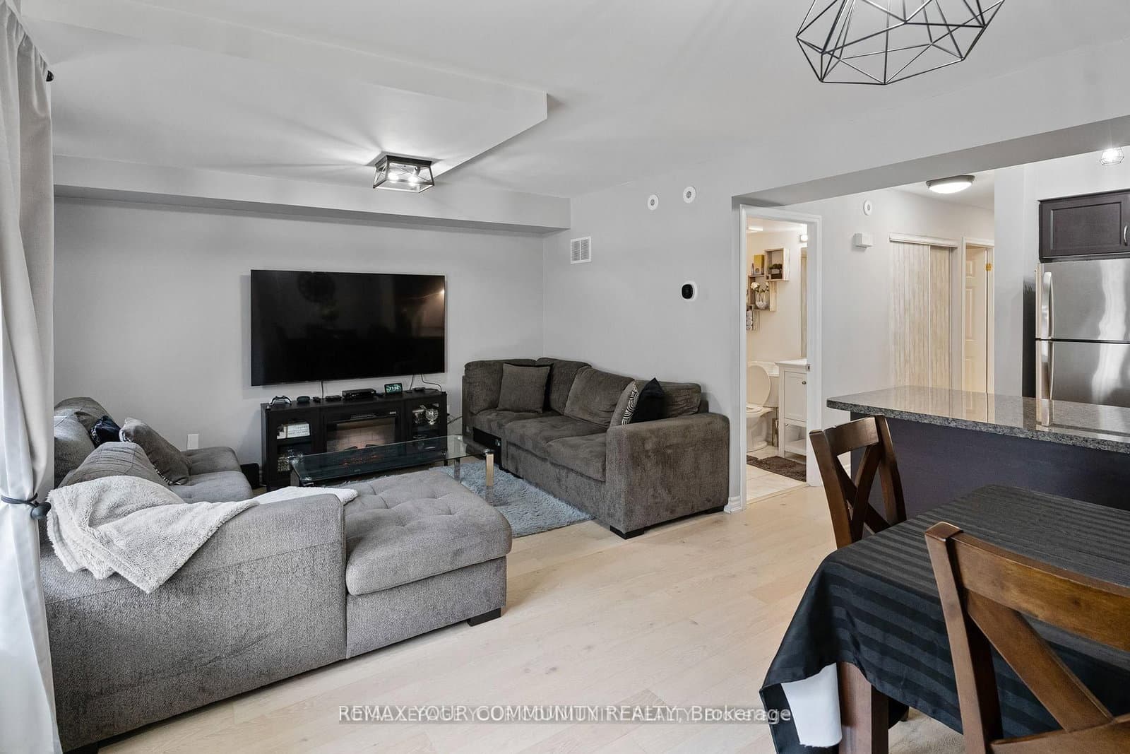 55 George Appleton Way, Unit 1035 thumbnail 5