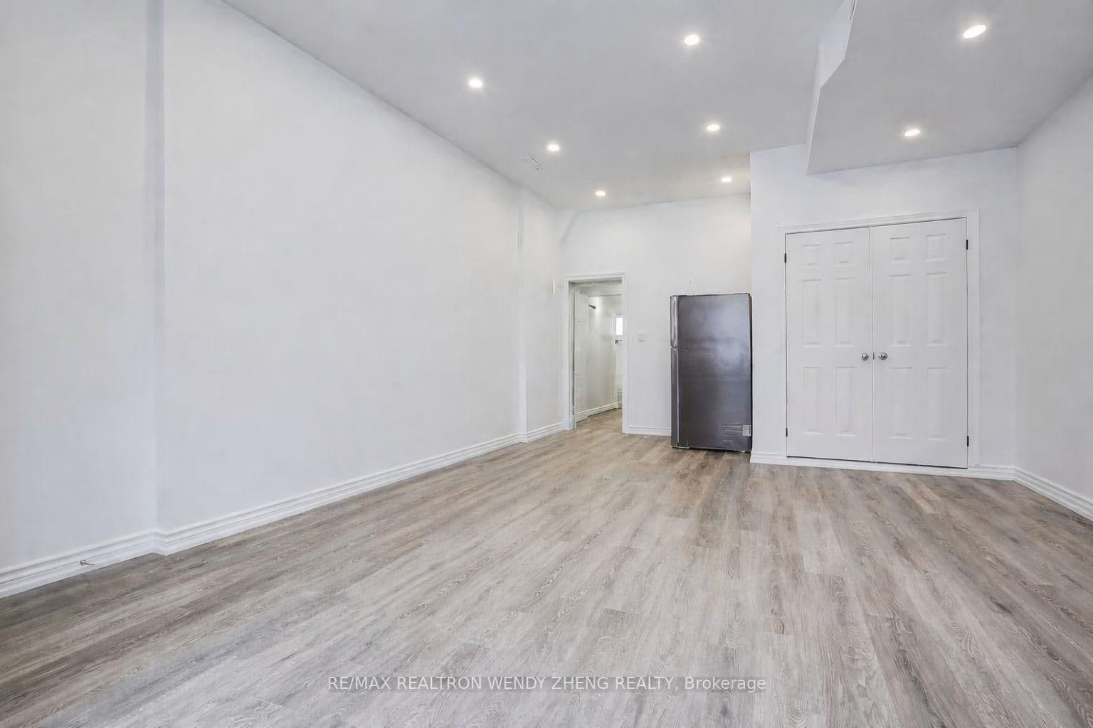 1015 Weston Road thumbnail 8