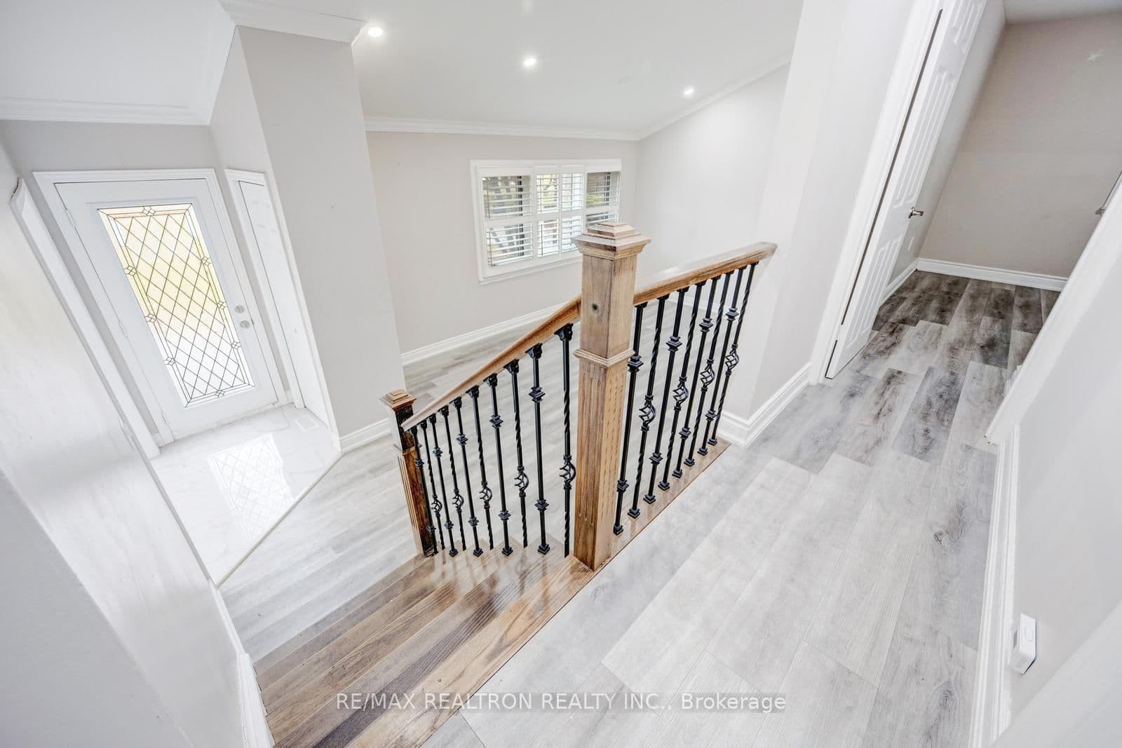 30 Lawrence Crescent thumbnail 19