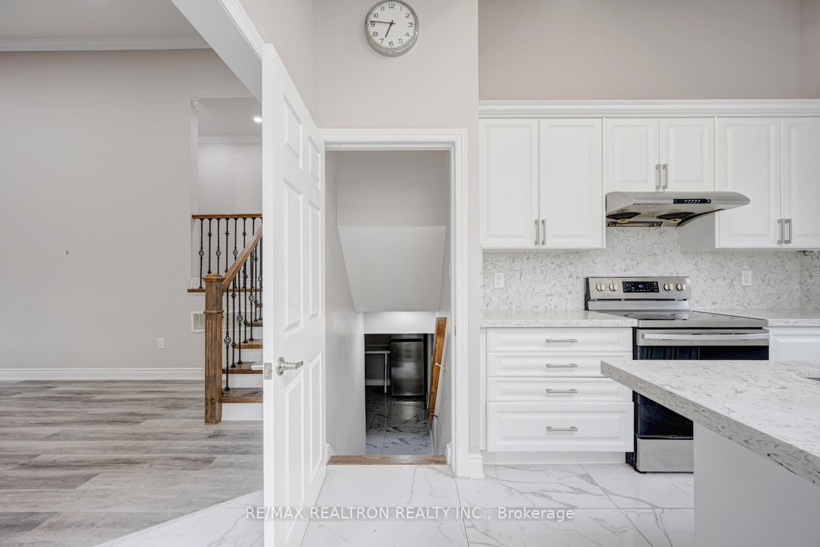 30 Lawrence Crescent thumbnail 30