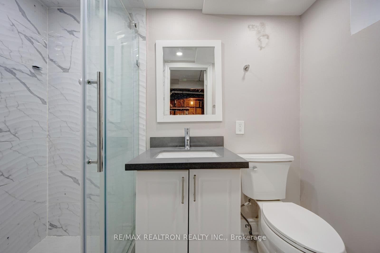 30 Lawrence Crescent thumbnail 38