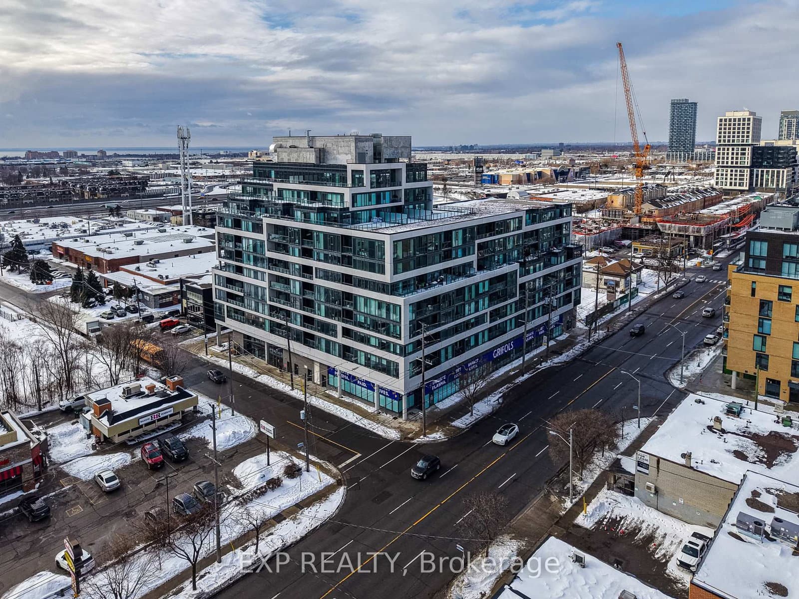#209 - 859 The Queensway