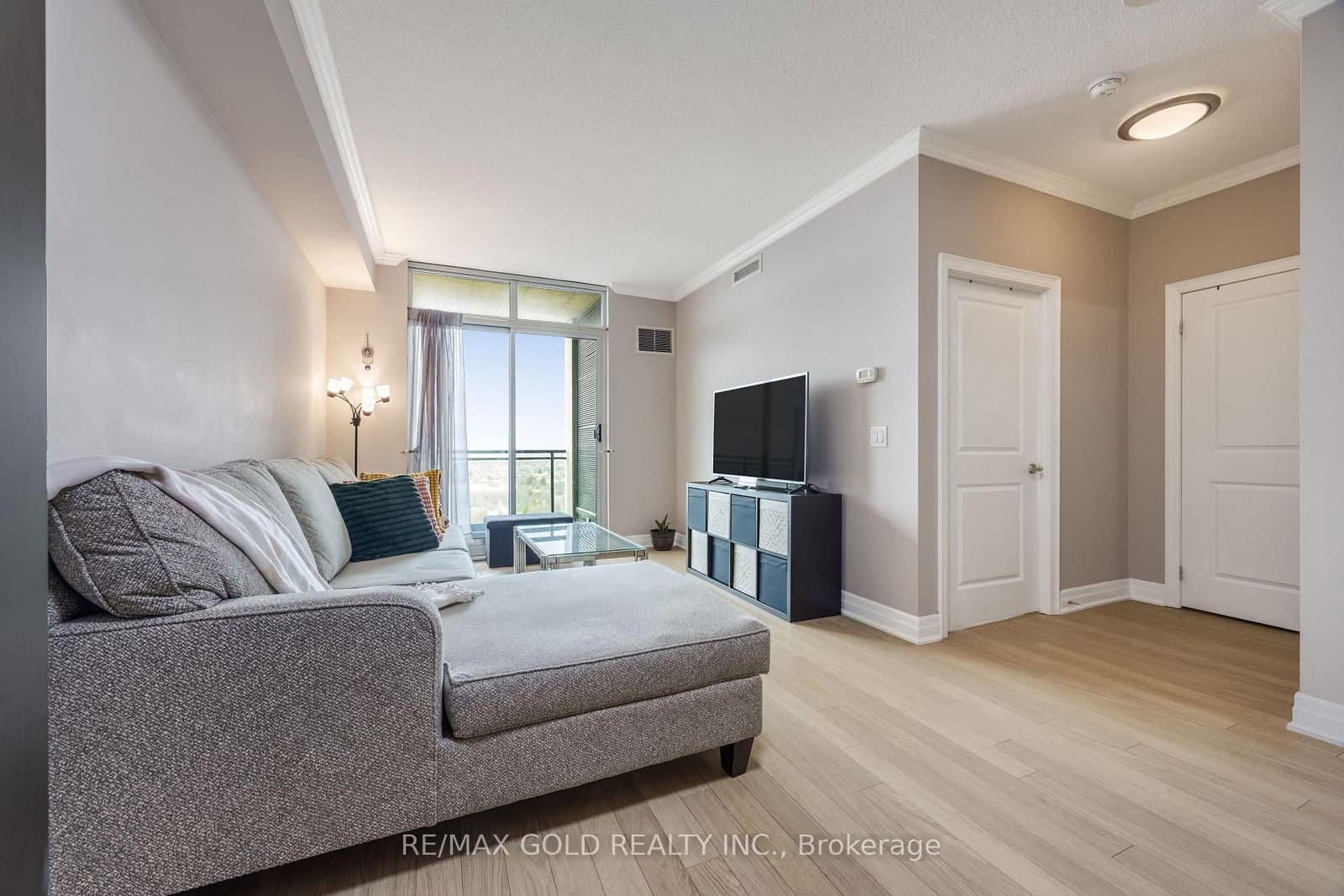 100 John Street, Unit 2407 thumbnail 10