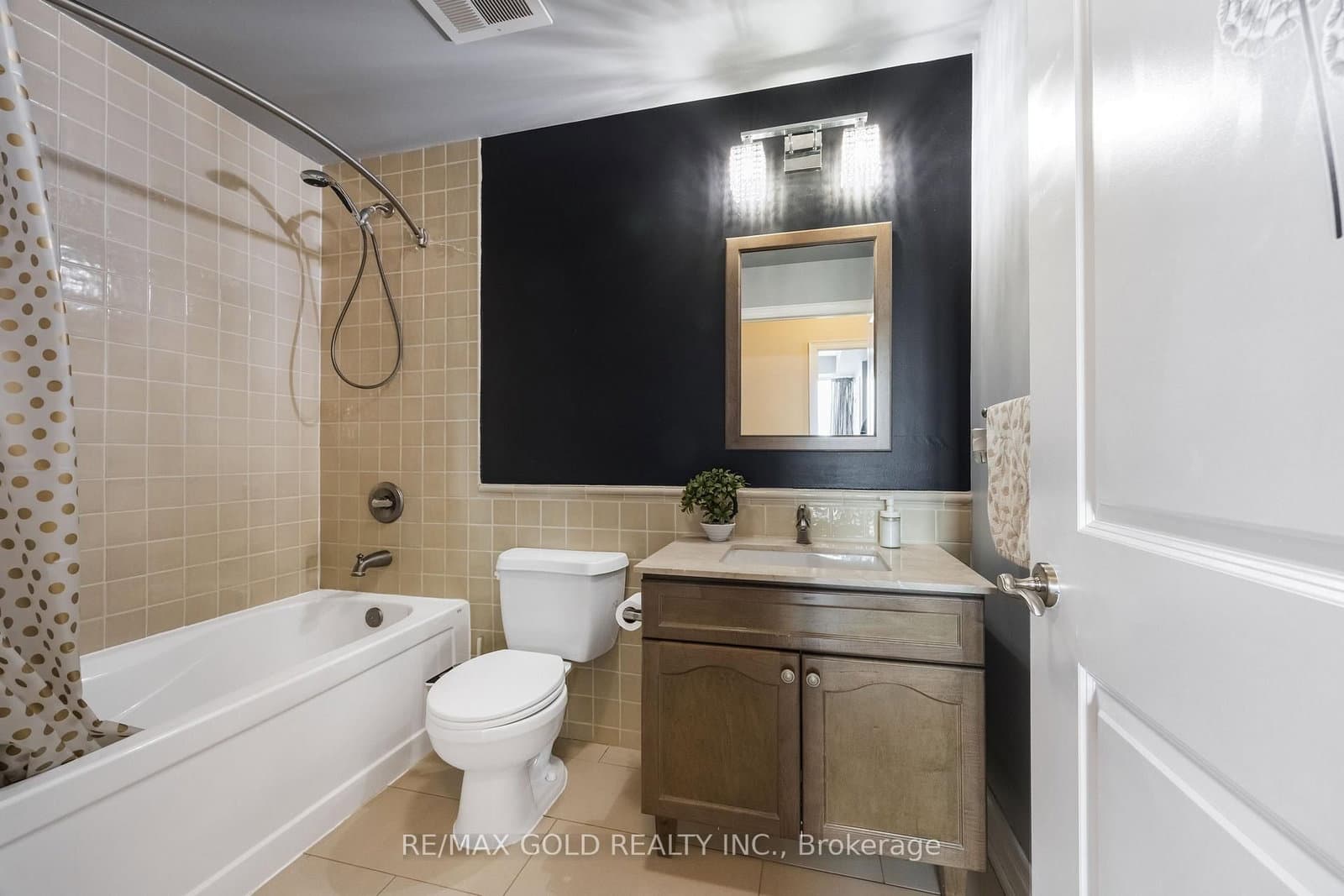 100 John Street, Unit 2407 thumbnail 15