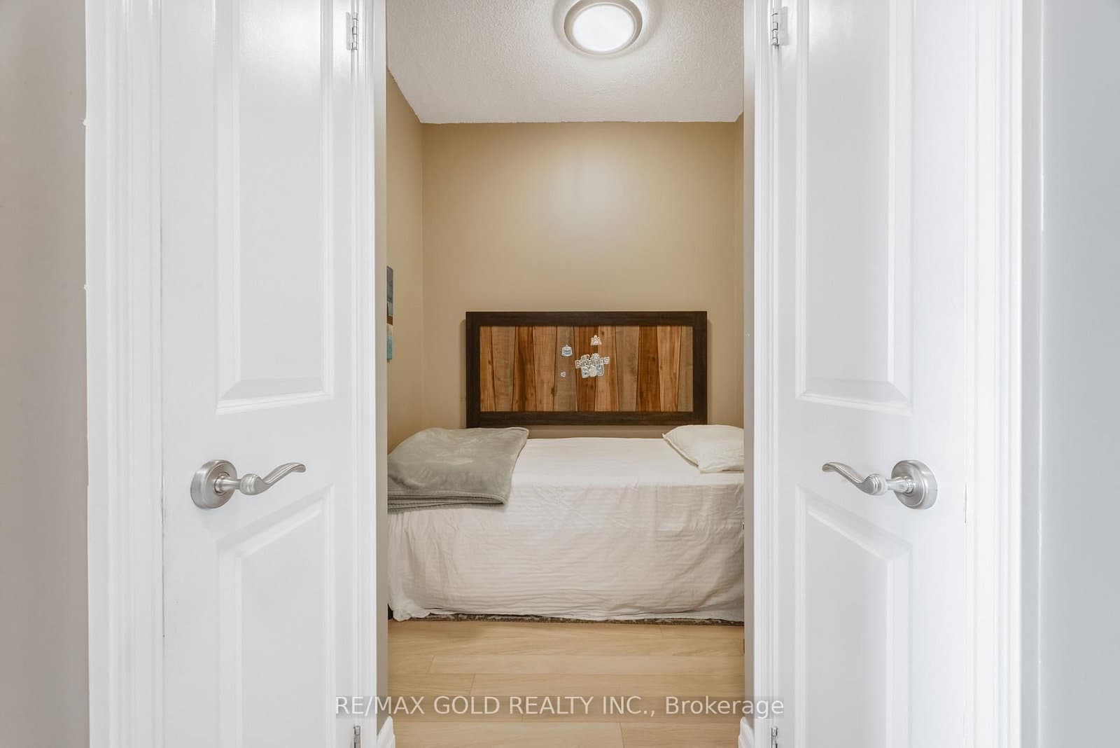 100 John Street, Unit 2407 thumbnail 22