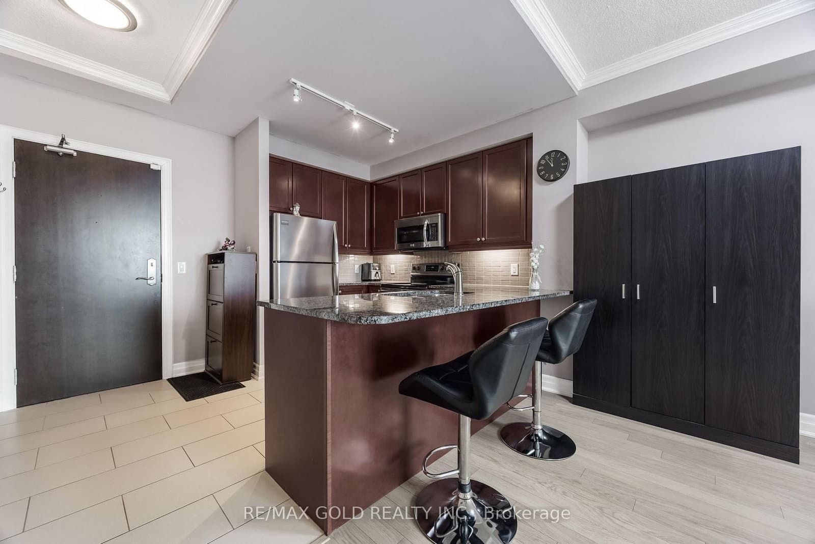 100 John Street, Unit 2407 thumbnail 32
