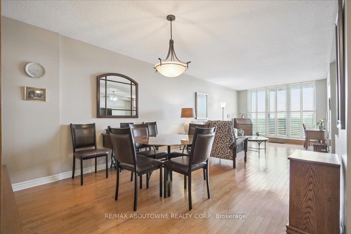 299 Mill Road, Unit 1801 thumbnail 3