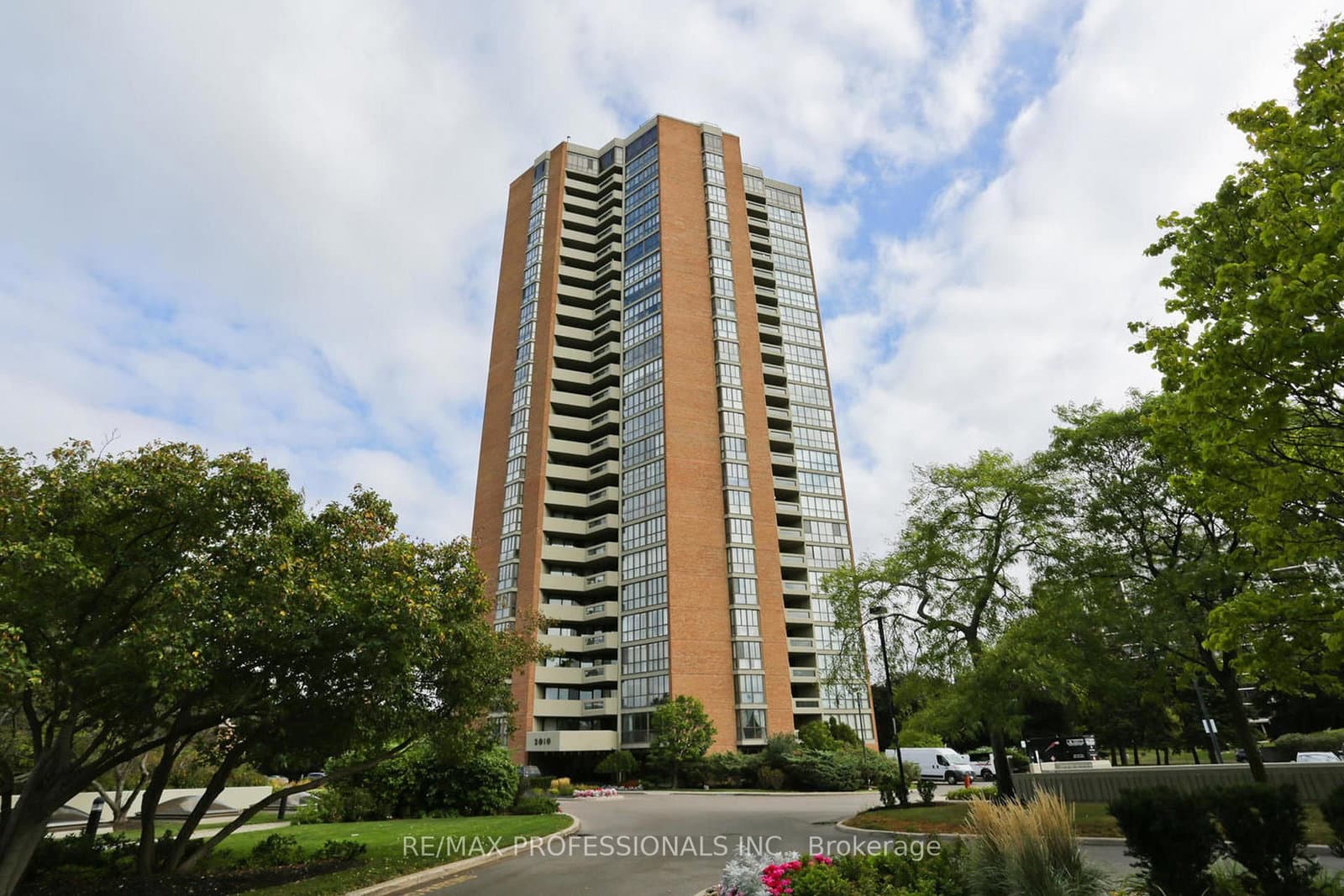 #1806 - 2010 Islington Avenue