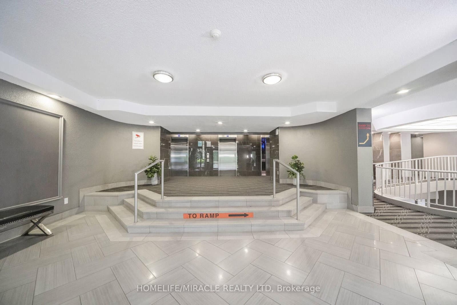 8 Lisa Street, Unit 1802 thumbnail 14
