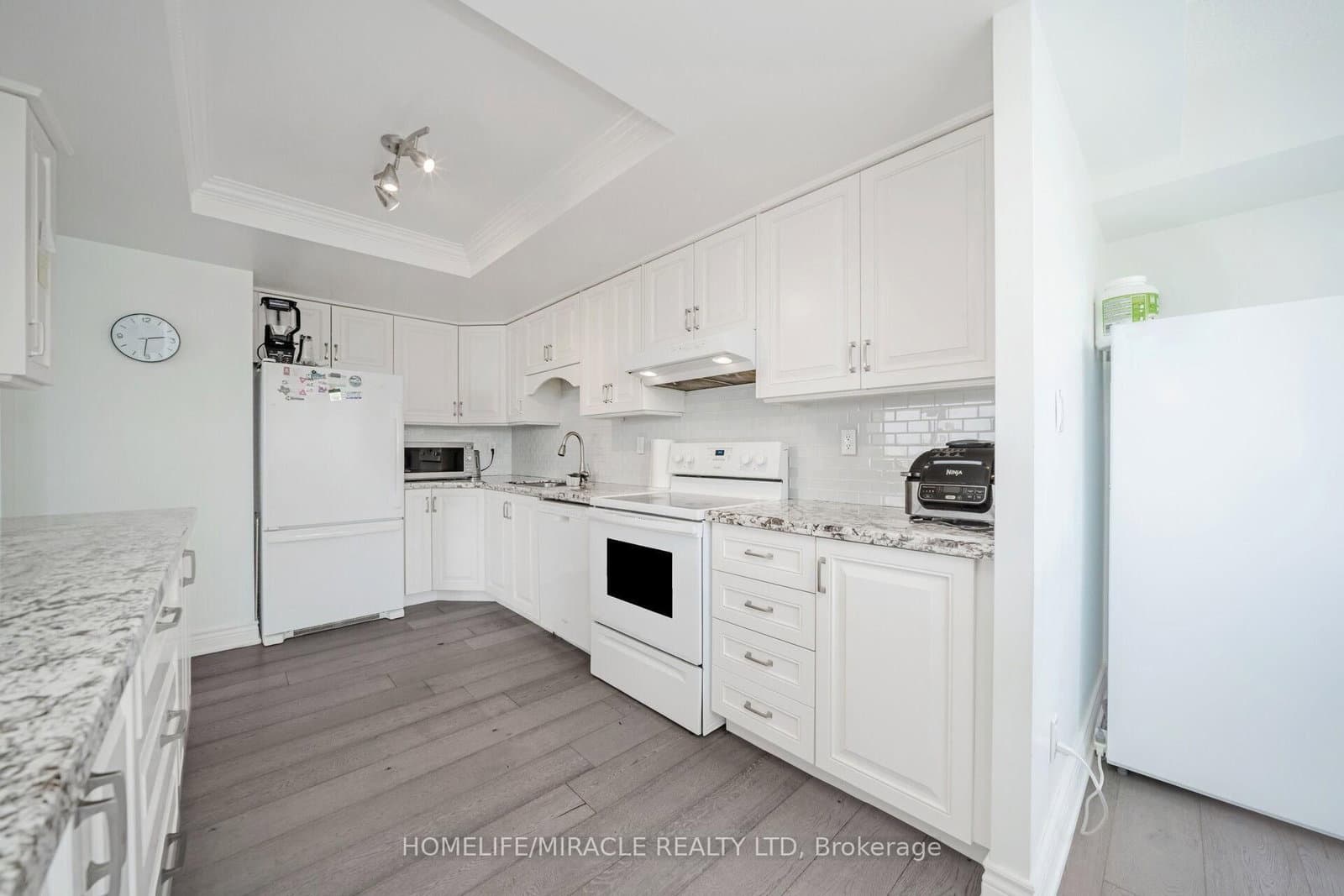 8 Lisa Street, Unit 1802 thumbnail 30