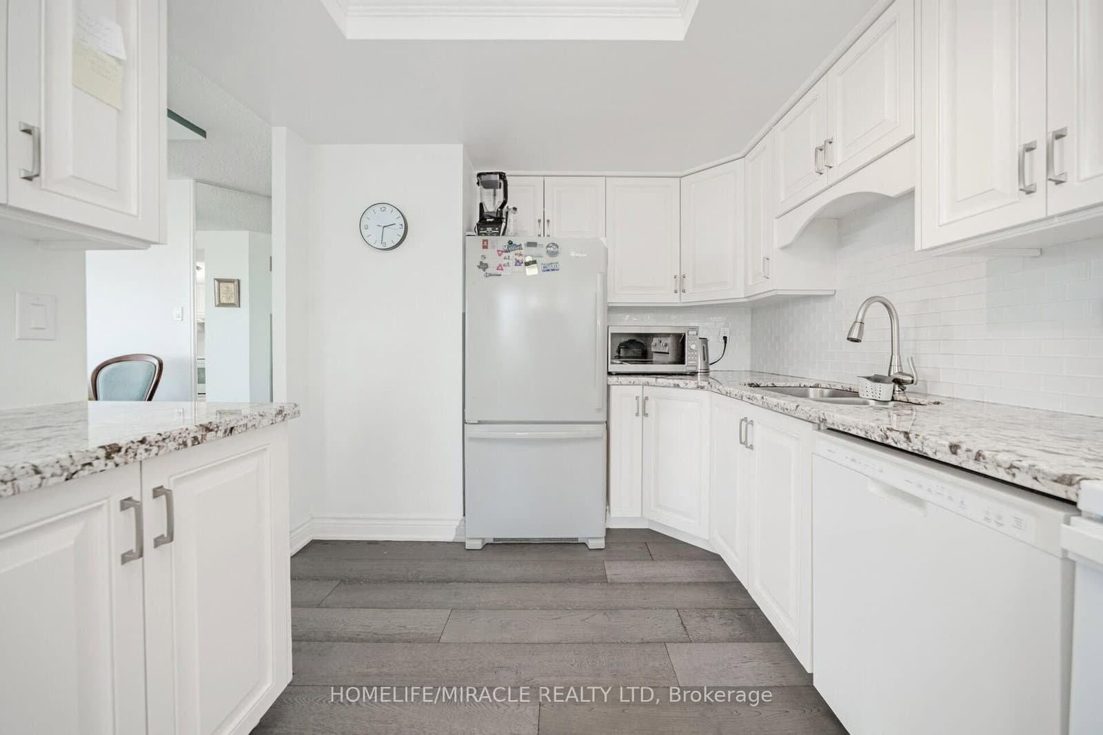 8 Lisa Street, Unit 1802 thumbnail 31
