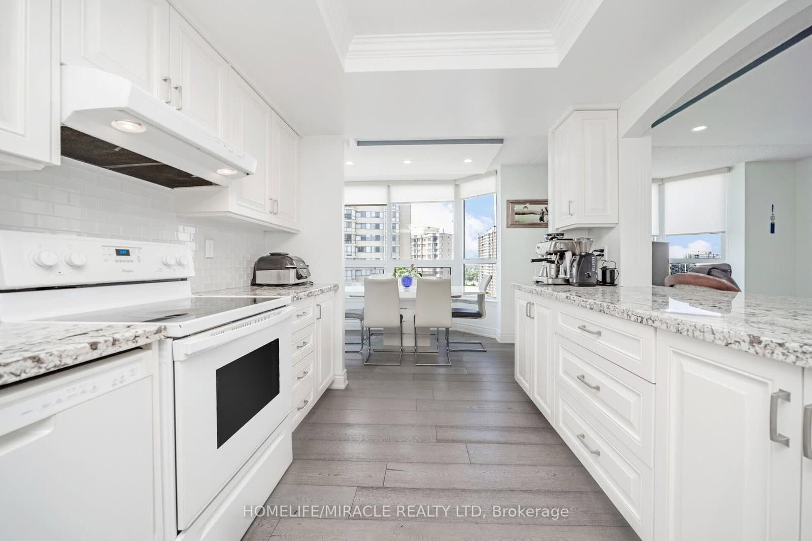 8 Lisa Street, Unit 1802 thumbnail 32